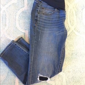 Distressed Maternity Capris // Crop pants